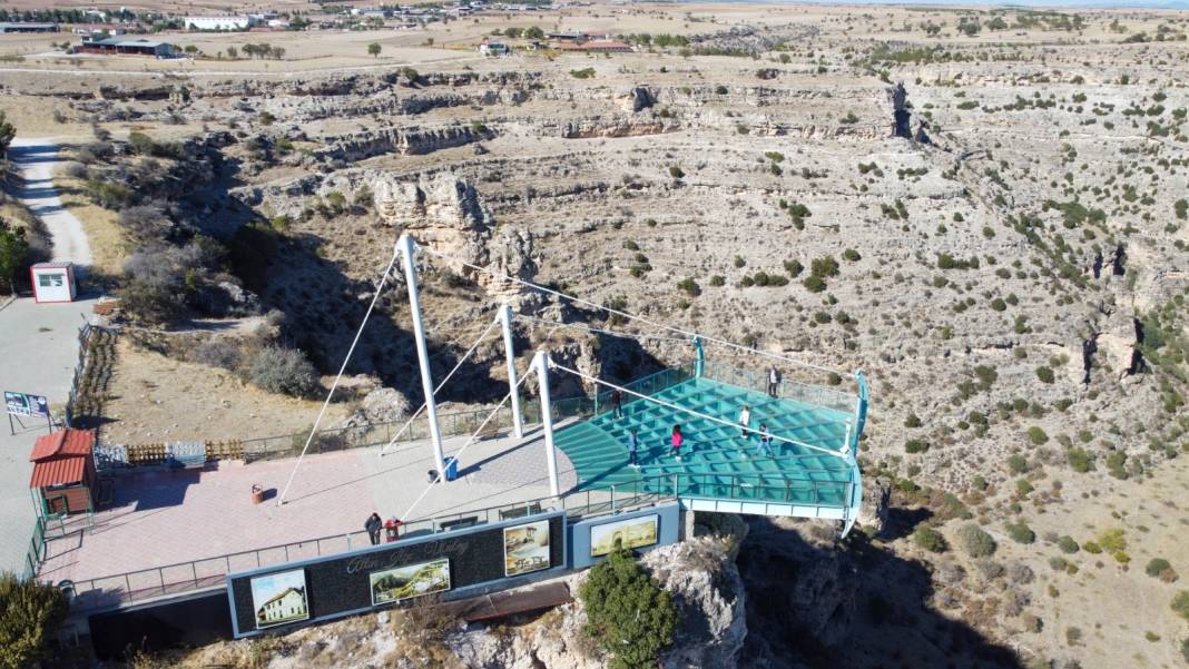 Dünyanın en uzun kanyonlarından olan bu muhteşem kanyon artık kuş bakışı izlenebilecek 5